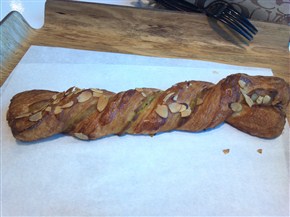 More similar to a pastry twist, this pastry had great tea paste filling. The bread was flaky and delicious!